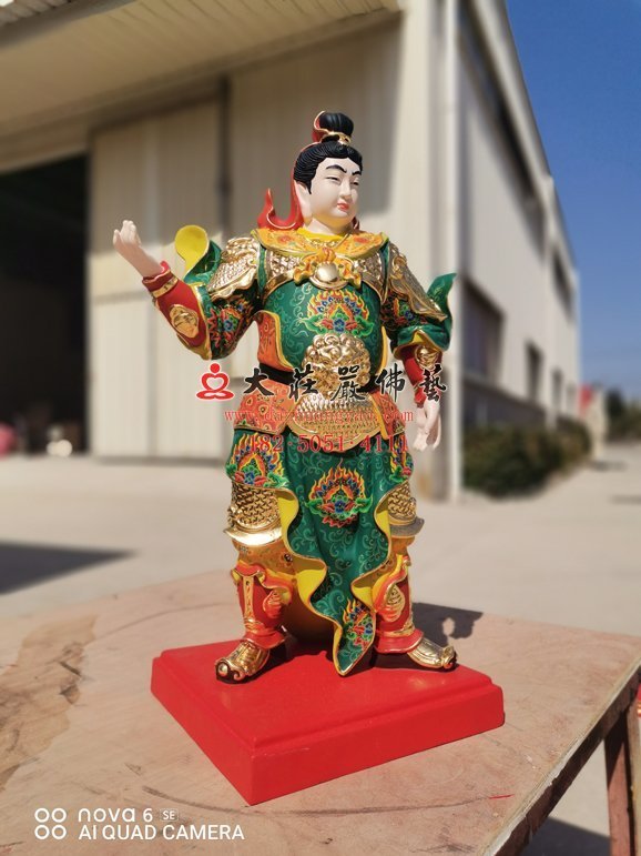 開閩王弟子側麵照